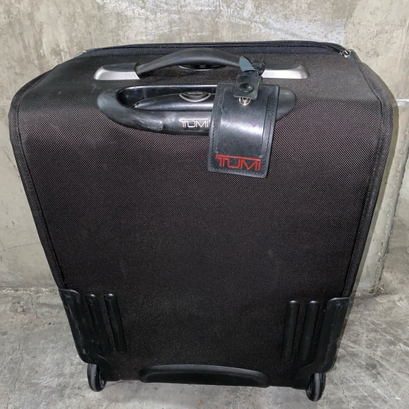 TUMI Carry On Luggage - Picture 8 of 12